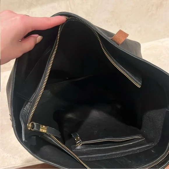 Madewell Leather Tote Black - Picture 9 of 13